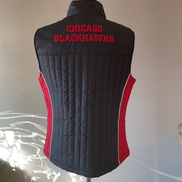 NHL OFFICIAL CHICAGO BLACKHAWKS women’s quilted vest Black embroidered Size med - Picture 4 of 11
